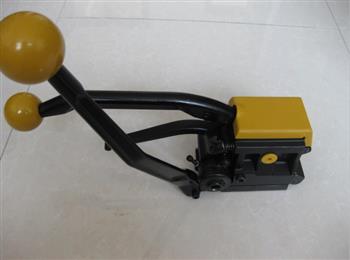 免扣式鋼帶打包機(jī) 免扣式鋼帶打包機(jī)